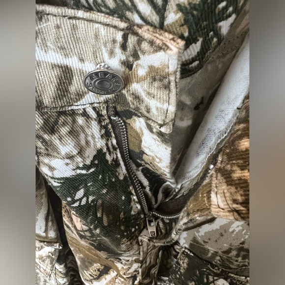 NWOT Camo pants - Picture 4 of 6
